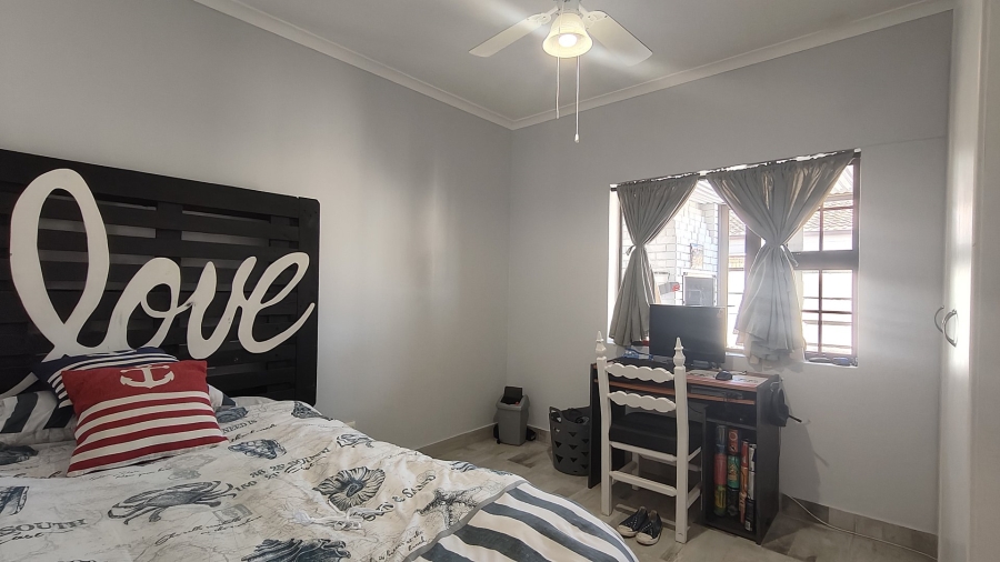 2 Bedroom Property for Sale in Hartenzicht Western Cape